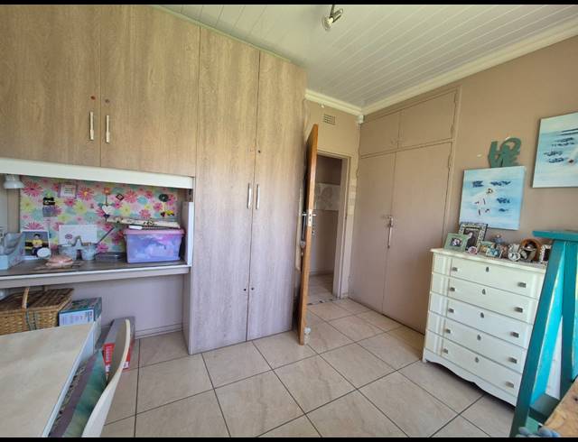 5 BEDROOM HOUSE FOR SALE IN FALCON RIDGE